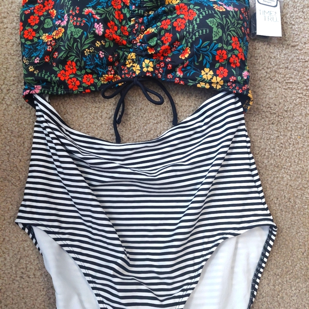 (NWT) Women's One Piece Bathing Suit XL